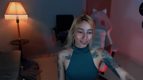 Snapshot of saucy_jenn1 chatting on December 2024 01:58:01 AM I AM JENN online show from December 2024 01:58:01 AM