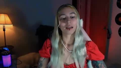 Snapshot of saucy_jenn1 chatting on December 2024 09:52:01 PM I AM JENN online show from December 2024 09:52:01 PM
