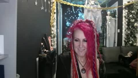 SaucySky online show from October 2025 10:41:02 PM