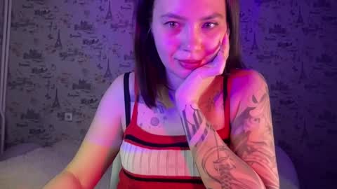 scarletpetal online show from October 2025 10:37:02 AM