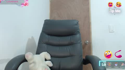 Snapshot of scarlett_liz chatting on November 2025 02:40:02 PM Scarlett online show from November 2025 02:40:02 PM