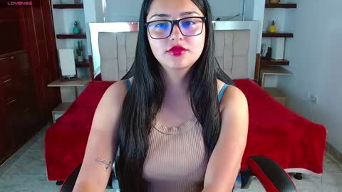 Snapshot of scarlleth_1 chatting on January 2025 12:06:02 PM scarllet online show from January 2025 12:06:02 PM