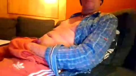 Snapshot of schmuhbaer1 chatting on December 2025 02:19:01 AM schmuhbaer1 online show from December 2025 02:19:01 AM