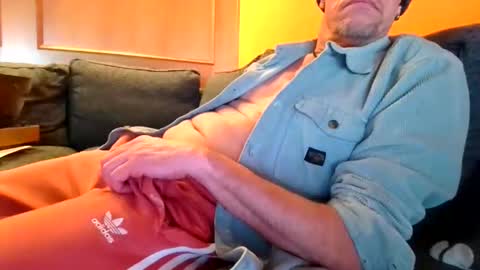 Snapshot of schmuhbaer1 chatting on December 2025 11:03:02 AM schmuhbaer1 online show from December 2025 11:03:02 AM