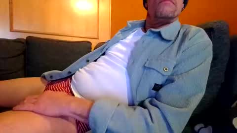 Snapshot of schmuhbaer1 chatting on December 2025 11:37:02 AM schmuhbaer1 online show from December 2025 11:37:02 AM