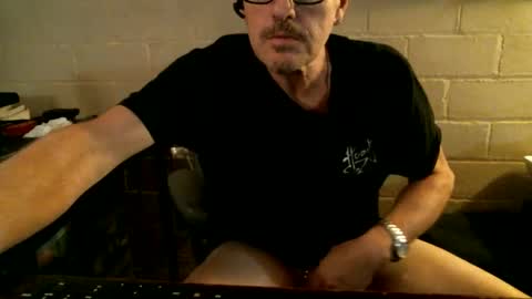 Snapshot of sdh69 chatting on October 2025 12:43:02 AM eating pussy sucking dick online show from October 2025 12:43:02 AM