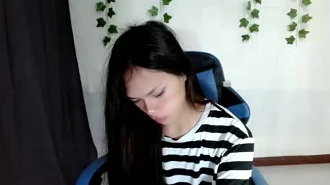 Snapshot of seducive_allea chatting on November 2025 12:02:01 AM seducive_allea online show from November 2025 12:02:01 AM