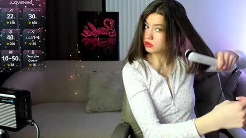 Selena online show from February 2025 12:49:02 AM
