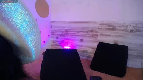  SELENE  online show from September 2025 01:48:02 PM