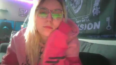 Selene online show from January 2025 05:13:01 PM