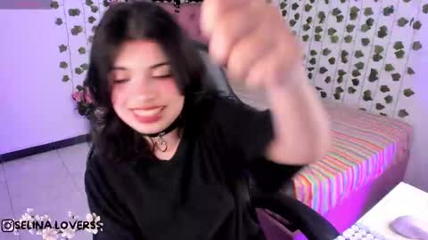 Selina online show from November 2025 02:43:02 AM