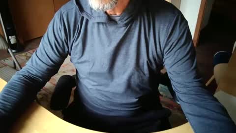 Snapshot of sensualgentlem chatting on October 2025 12:28:02 AM Sensually Yours online show from October 2025 12:28:02 AM