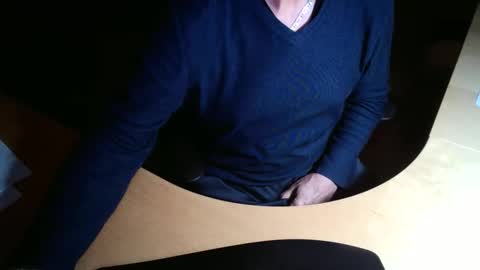 Snapshot of sensualgentlem chatting on December 2025 01:21:02 AM Sensually Yours online show from December 2025 01:21:02 AM