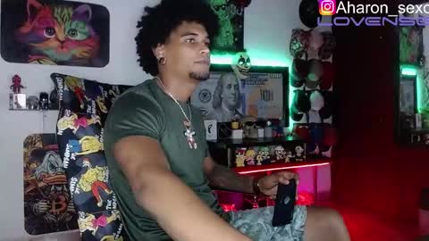 Snapshot of sexo_aharon chatting on October 2025 05:30:01 AM Aharon ravelo online show from October 2025 05:30:01 AM