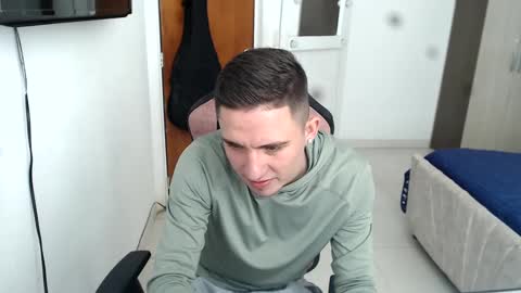 sextinger online show from December 2024 05:00:01 PM