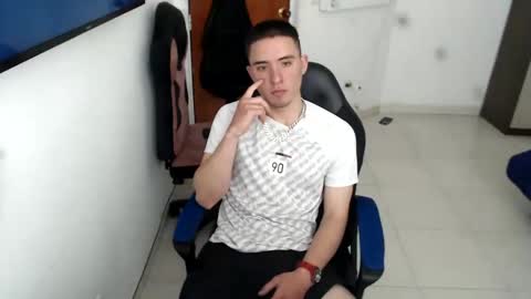 sextinger online show from December 2024 08:39:01 PM