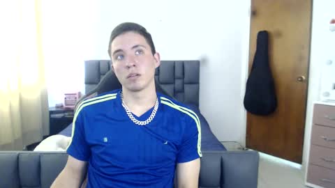 sextinger online show from March 2025 06:00:01 PM
