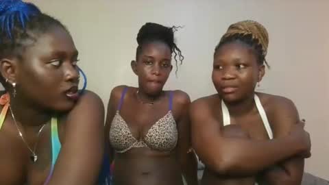 Snapshot of sexy_maya3 chatting on November 2025 10:15:01 AM maya online show from November 2025 10:15:01 AM