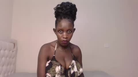 Snapshot of sexy_maya3 chatting on November 2025 05:35:02 PM maya online show from November 2025 05:35:02 PM