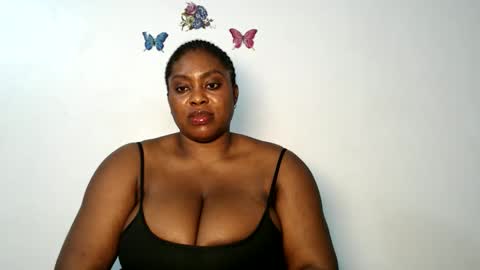 Snapshot of sexy_wetpussyy chatting on November 2025 10:45:02 PM Luna online show from November 2025 10:45:02 PM