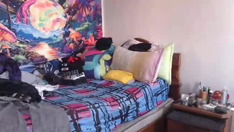 Snapshot of sexydarkhunter2 chatting on December 2025 06:24:02 PM Mike online show from December 2025 06:24:02 PM