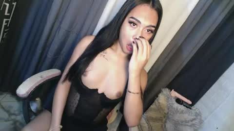 maxine online show from December 2024 04:41:01 AM