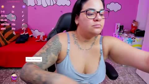 Snapshot of shaaroonhillss1 chatting on December 2025 08:28:02 PM sharoon online show from December 2025 08:28:02 PM