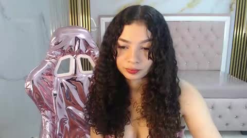 Snapshot of shalon_diaz_sub chatting on December 2024 01:07:02 PM Shalon online show from December 2024 01:07:02 PM