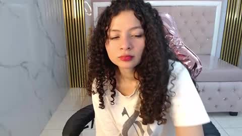 Snapshot of shalon_diaz_sub chatting on December 2024 04:11:01 PM Shalon online show from December 2024 04:11:01 PM