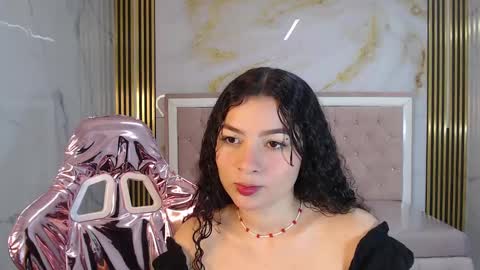 Snapshot of shalon_diaz_sub chatting on December 2024 01:07:02 PM Shalon online show from December 2024 01:07:02 PM