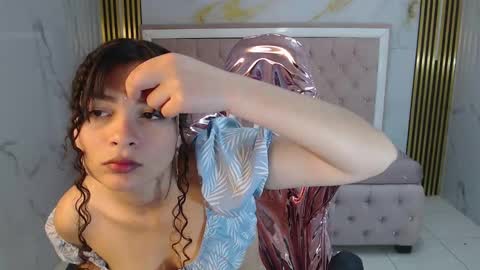 Snapshot of shalon_diaz_sub chatting on February 2025 01:22:01 PM Shalon online show from February 2025 01:22:01 PM