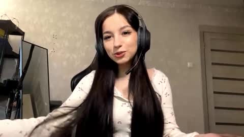 Snapshot of shanaecornish chatting on October 2025 10:47:02 AM Viola online show from October 2025 10:47:02 AM