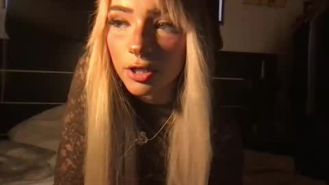 Snapshot of shariisweet chatting on September 2025 08:44:01 PM shariisweet online show from September 2025 08:44:01 PM