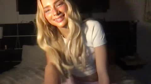 Snapshot of shariisweet chatting on September 2025 04:12:01 PM shariisweet online show from September 2025 04:12:01 PM