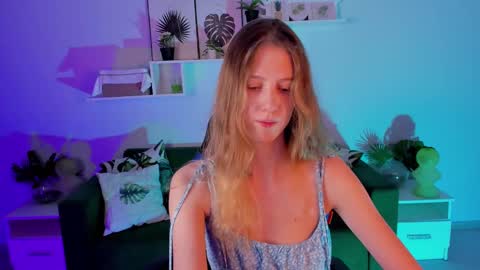 Snapshot of sharonevansi chatting on February 2025 02:49:01 PM Sharon online show from February 2025 02:49:01 PM