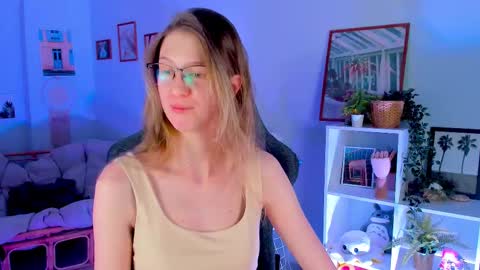 Snapshot of sharonevansi chatting on March 2025 12:09:01 PM Sharon online show from March 2025 12:09:01 PM