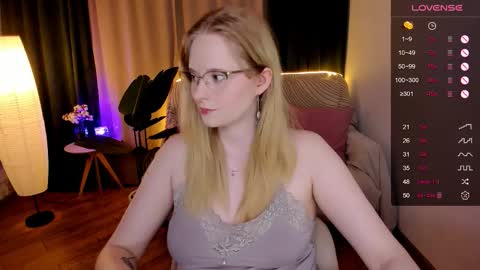 Hello guys my name is Aemilia online show from September 2025 08:25:01 AM