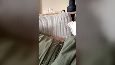 shozza1988 online show from December 2025 01:29:01 PM