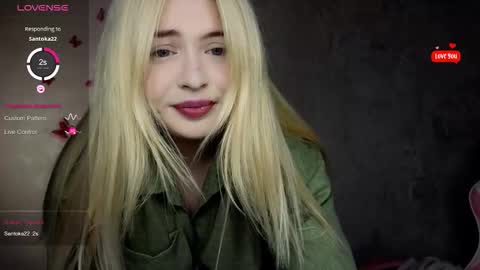 Molly online show from September 2025 08:30:02 PM