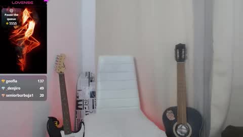 Snapshot of shy_kloe chatting on December 2025 01:22:02 AM Kloe online show from December 2025 01:22:02 AM