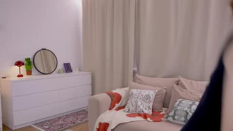 Chilli online show from November 2025 04:08:02 PM