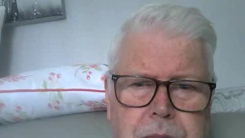 silverfoxpauly online show from September 2025 02:27:01 PM