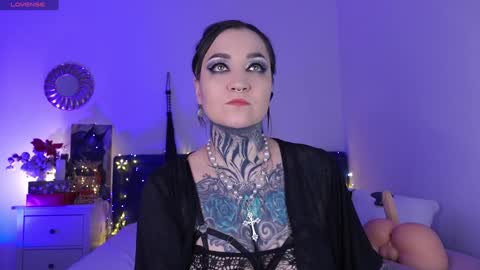 Snapshot of sindeleros chatting on December 2024 02:05:02 PM Ms. Sindel online show from December 2024 02:05:02 PM