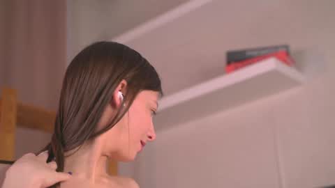   online show from November 2025 04:59:02 AM