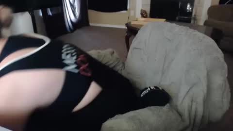 SKYLE   online show from September 2025 07:35:01 PM