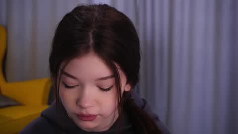 Snapshot of skyeriehm chatting on December 2025 07:36:02 AM Amy online show from December 2025 07:36:02 AM