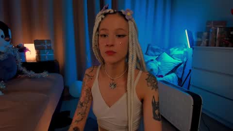 Snapshot of skyewavy chatting on December 2024 02:12:01 AM online show from December 2024 02:12:01 AM