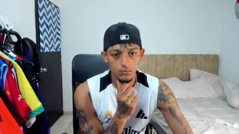slim_master12 online show from December 2025 09:52:02 PM