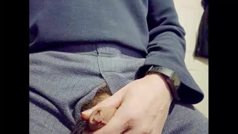 Snapshot of smallhairyuncut chatting on November 2025 05:57:01 PM Small Hairy Uncut online show from November 2025 05:57:01 PM