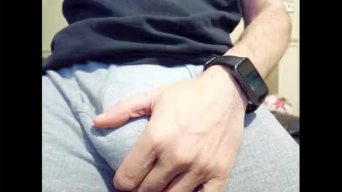 Snapshot of smallhairyuncut chatting on December 2025 02:39:01 AM Small Hairy Uncut online show from December 2025 02:39:01 AM